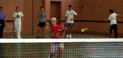 Ecole de tennis : du travail même pendant les vacances